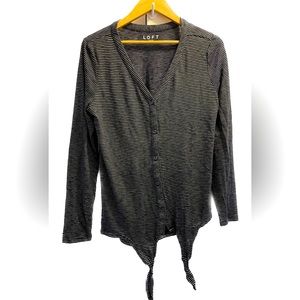 💕 Women’s Loft long sleeve navy blue striped tie front top in size medium